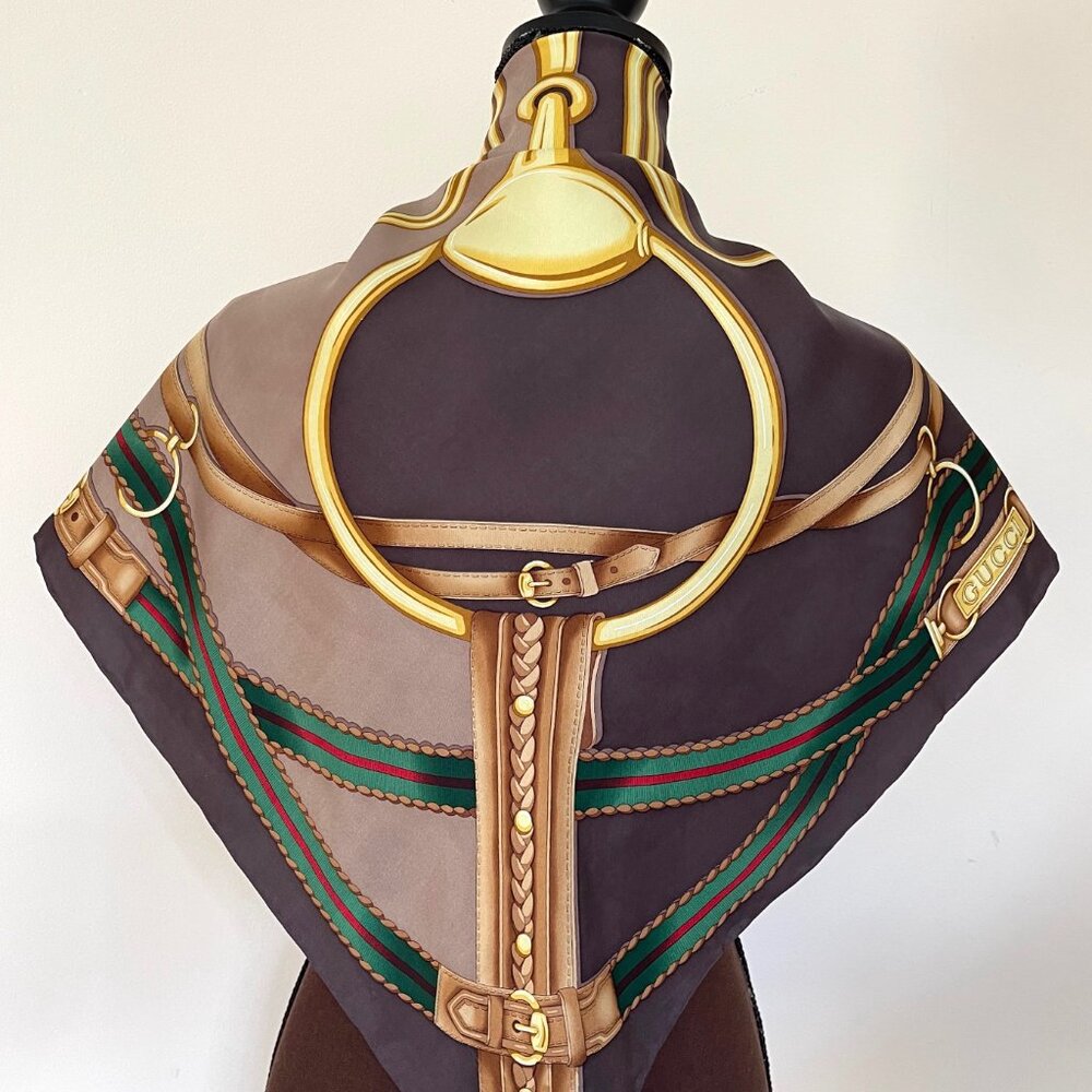 Display #3 New Gucci Scarf Iconic Silk Wrap - Picture 7 of 15